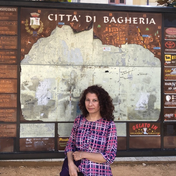 Meet your Posher, Stephanie - Picture 3 of 6